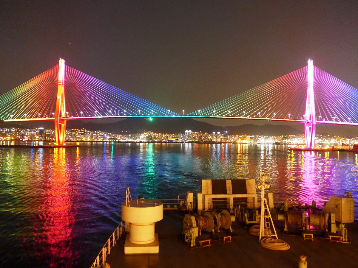 釜山港大橋の美しい夜景の画像